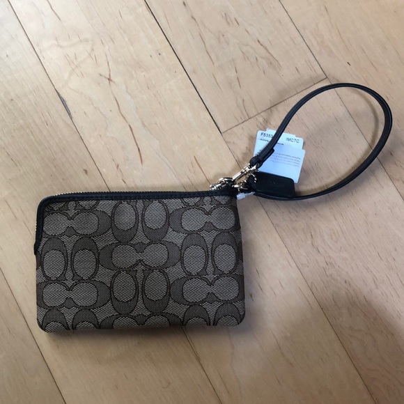 NEVER USED Coach Wristlet - Picture 4 of 4